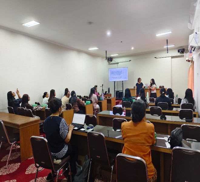 Atmosphere of the Guest Lecture at Udayana University Postgraduate Building